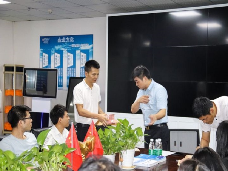 華邦瀛季度獎(jiǎng)金發(fā)放完畢，收獲與付出是成正比的！